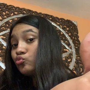 Meet your Posher, Roxanne